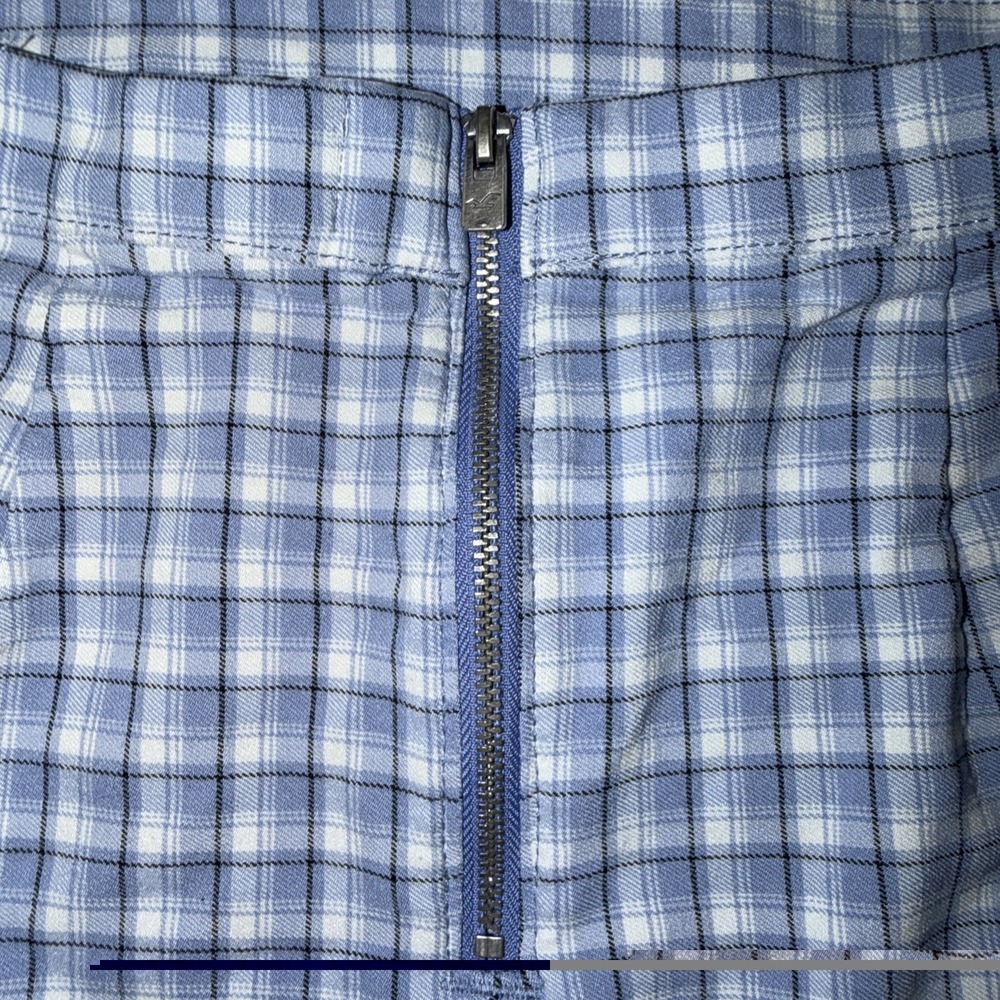Hollister, Ultra High-Rise Plaid Mini Skirt Blue/White/Blue Zip Slit - Size XS - Picture 6 of 6